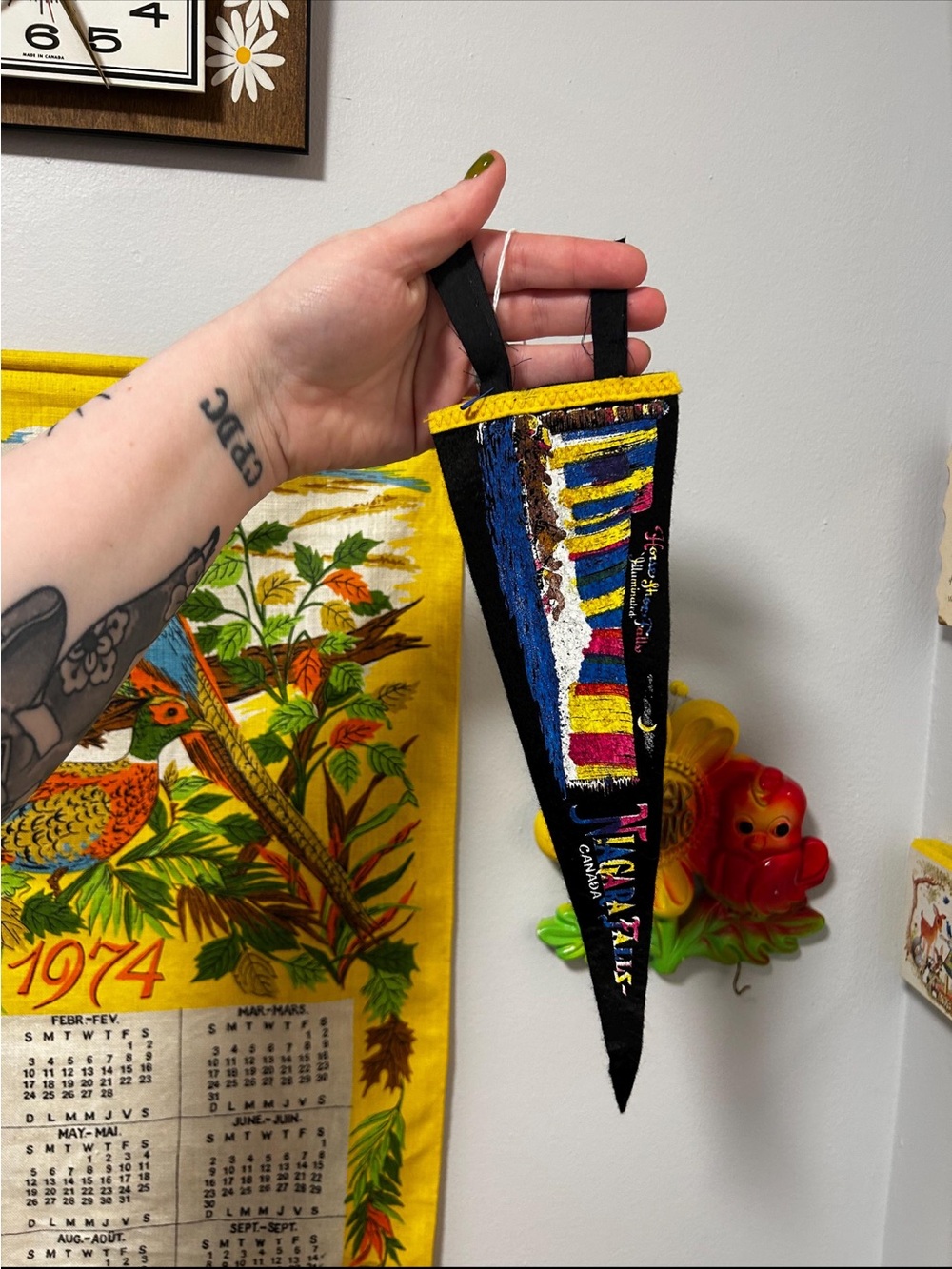 Vintage Niagara Falls Canada Black Felt Pennant